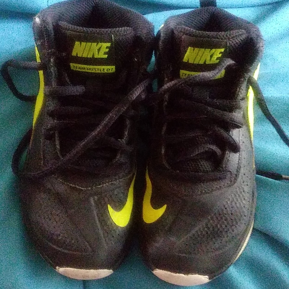 Shoes - Picture 3 of 3